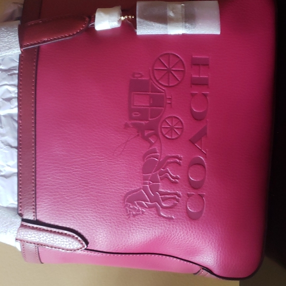 REDDISH VIOLET GOLD ACCENT COLOR BLOCK HORSE & CARRIAGE TOTE - Picture 6 of 12